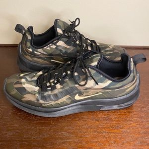 SOLD Nike Air Max Avis Premium Camo sz 10 Men